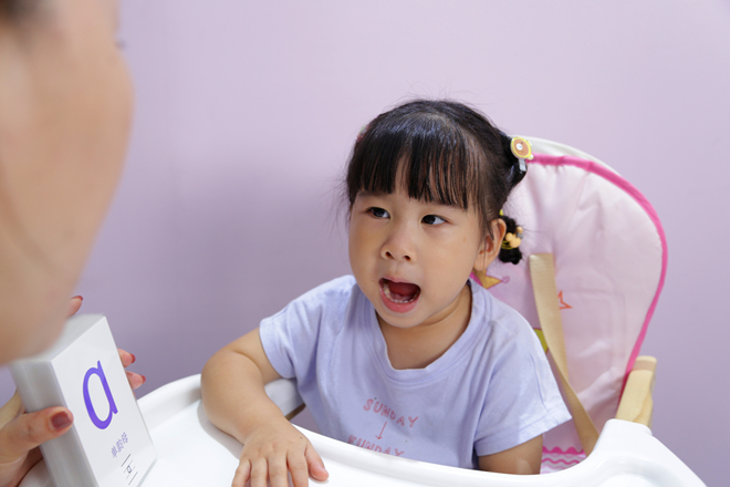 孩子說話晚該如何解決？