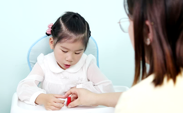 孩子語言表達不清楚是什么原因？