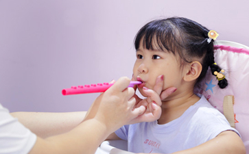 孩子口吃是怎么回事？